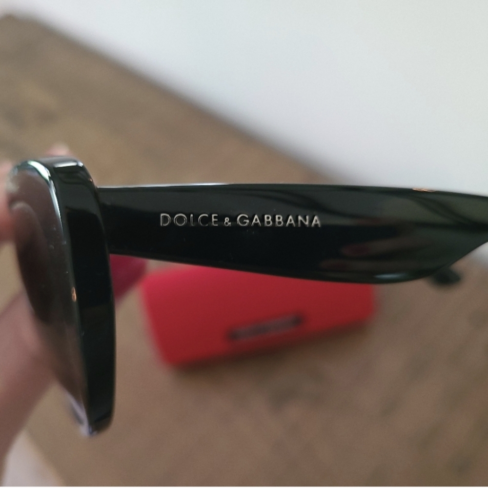 SOLD Dolce & Gabbana Black Oversized Cat Eye Sunglasses DG 4189 Retro Celebrity - Picture 7 of 13